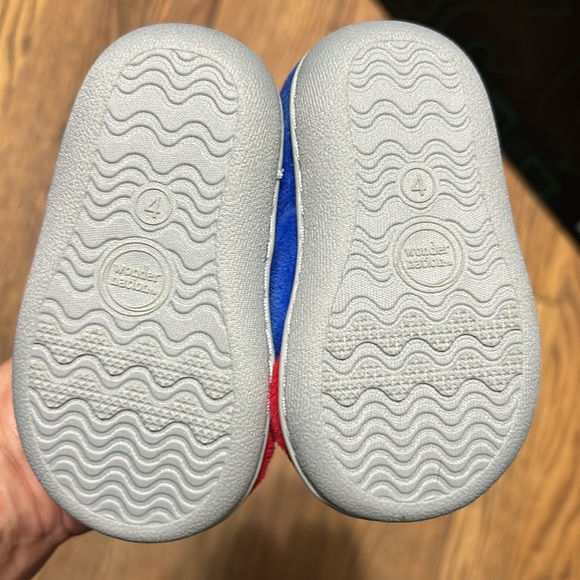 Shark Slippers Toddler Baby Shark Size 5 - Picture 7 of 11